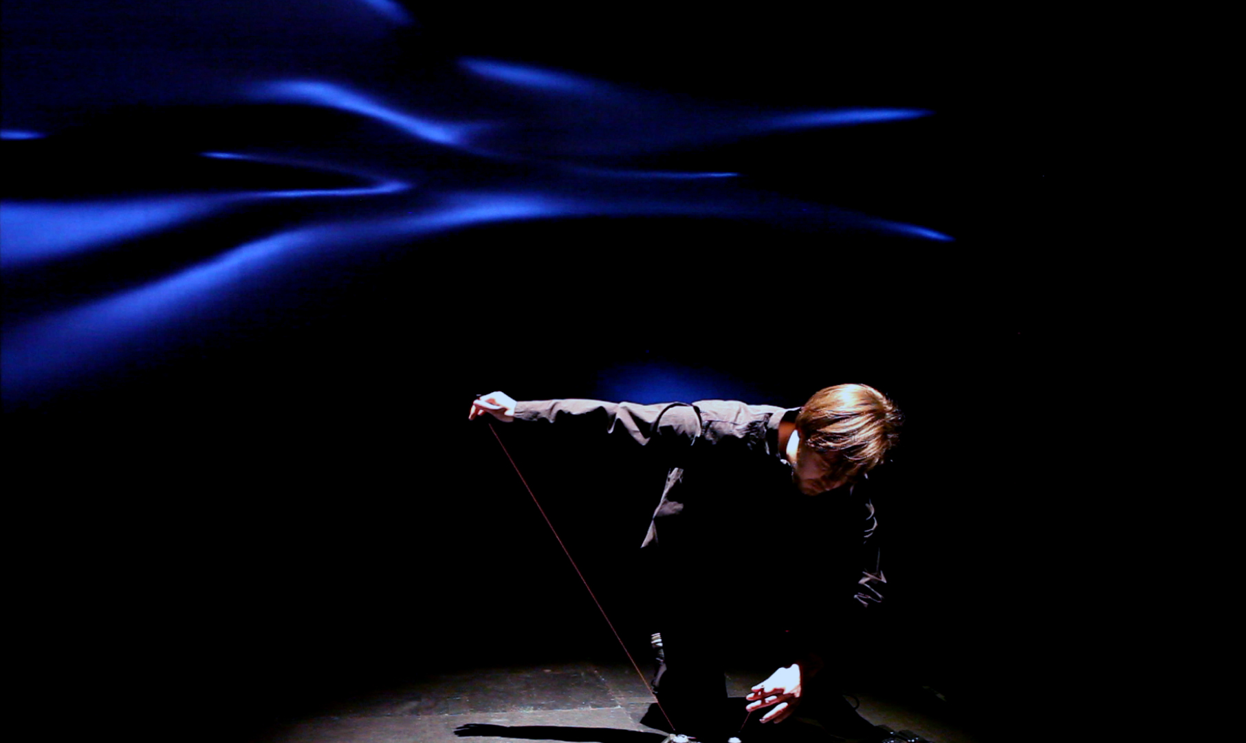 Strange attractions. Live performance