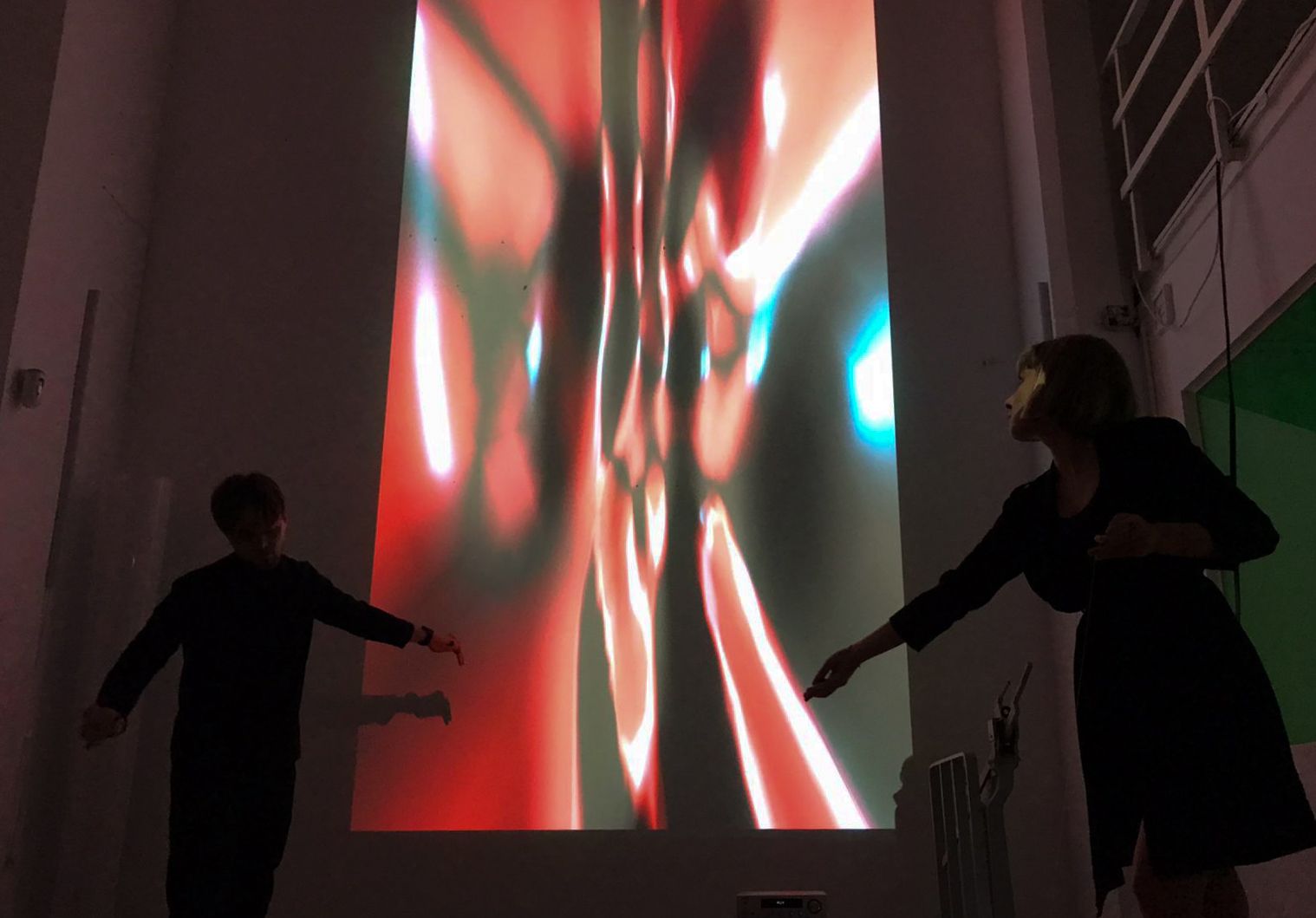 Strange attractions. Live performance